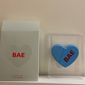 KKW Fragrance Heart: Bae